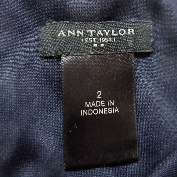 Ann Taylor Sleeveless Dark Navy Blouse. Size 2 - Picture 6 of 11
